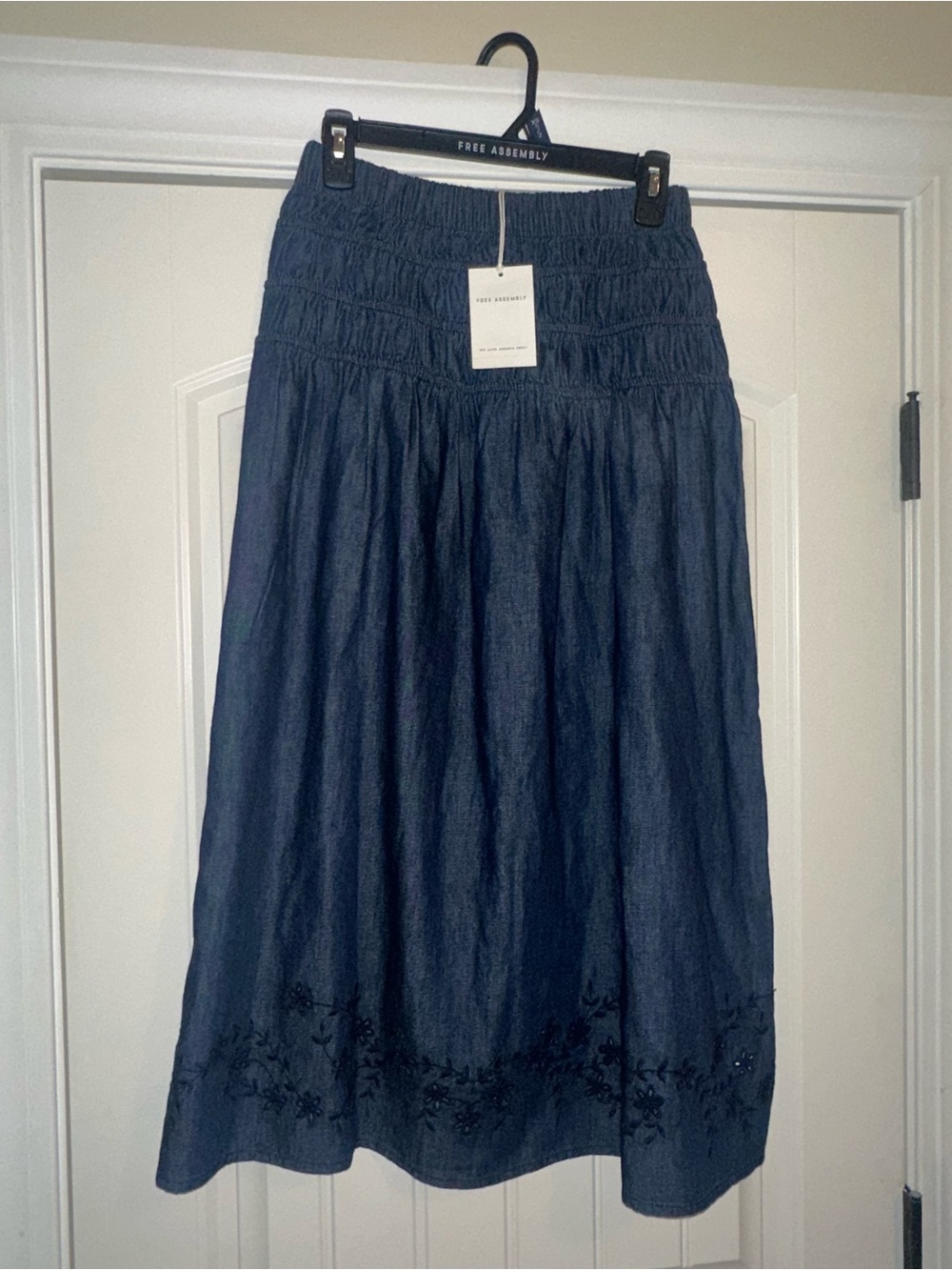 Free Assembly Women's  Embroidered Cotton Maxi Skirt with Smocked Waist XS NEW